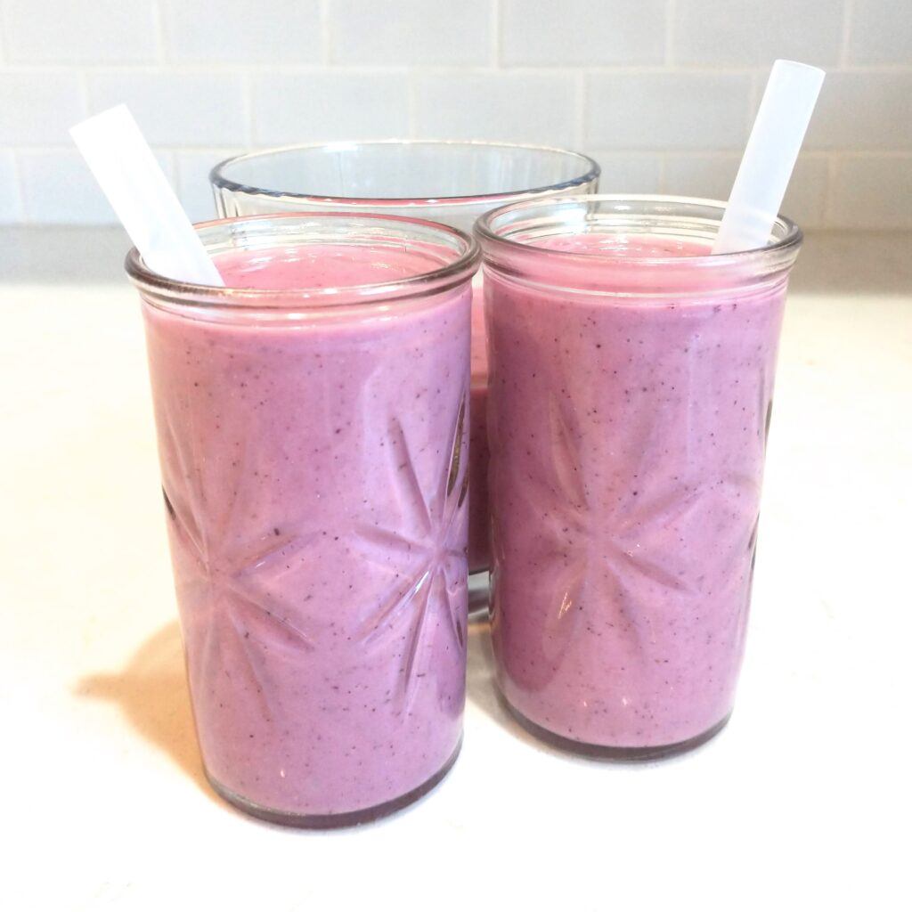 Strawberry Cauliflower Smoothie - Healthy Fruit and Veggie Smoothie