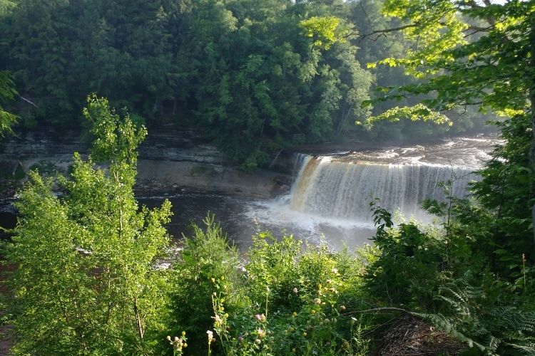Best Michigan Hikes For Families: Tahquamenon Falls